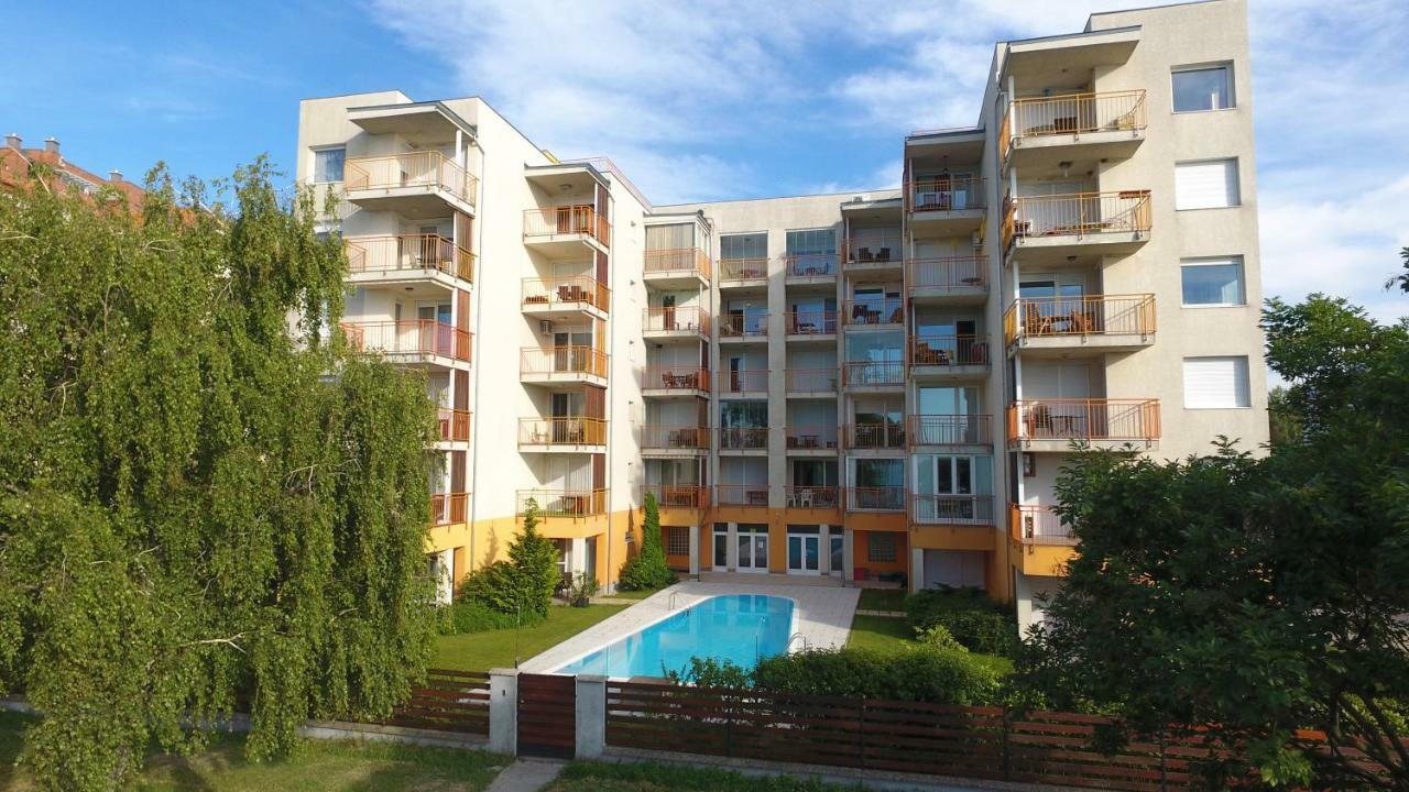 Viktoria Apartmanok Шиофок Экстерьер фото