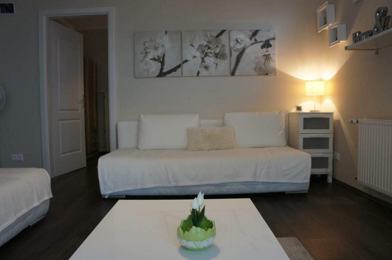 Viktoria Apartmanok Шиофок Экстерьер фото